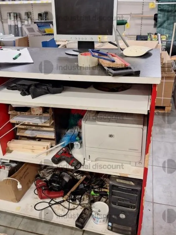 33#10103 Scaffalatura per punto vendita commerciale