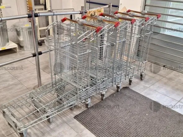 33#10103 Scaffalatura per punto vendita commerciale