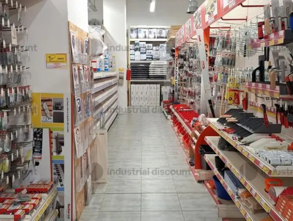 33#10103 Scaffalatura per punto vendita commerciale