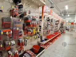 33#10103 Scaffalatura per punto vendita commerciale