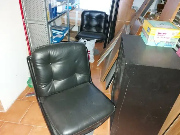 1#8455 Scaffalature e arredamento vario