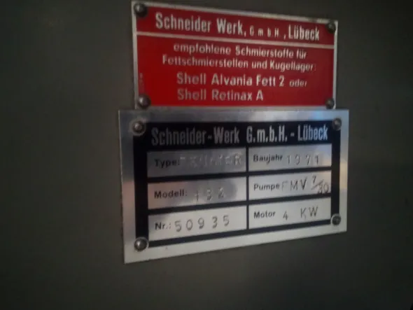 Schneider senator 132