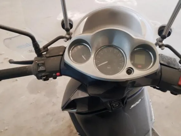 4#4133 Scooter Aprilia