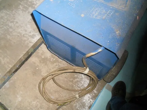 13#5325 Sega a nastro Pedrazzoli e fresa Ucimu