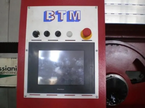 Segatrice a nastro automatica BTM B 620 CNC