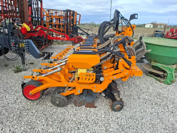 Seminatrice MZURI PRO-TIL SELECT 4T