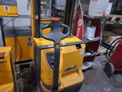 20#9825 Sollevatore elettrico Jungherinrich
