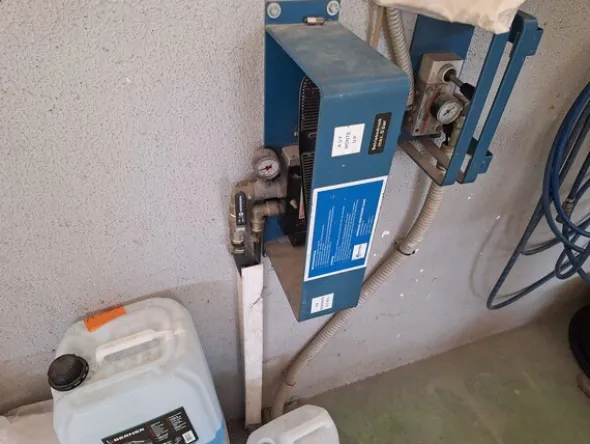 2#8759 Sollevatore per carozzeria