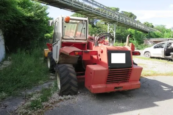24#3066 Sollevatore telescopico Manitou