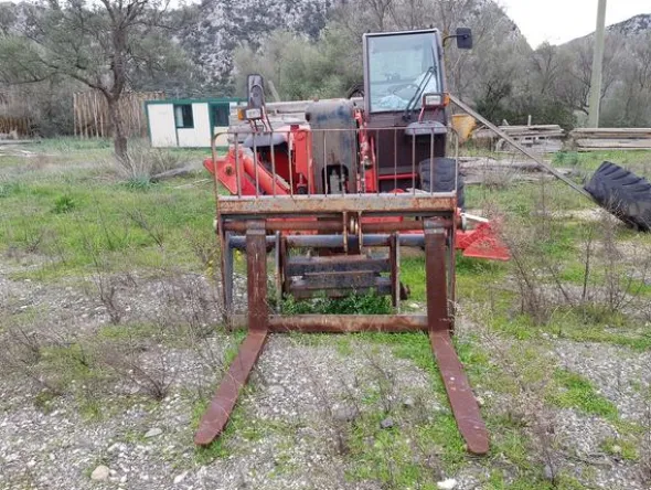 25#2895 Sollevatore telescopico Manitou