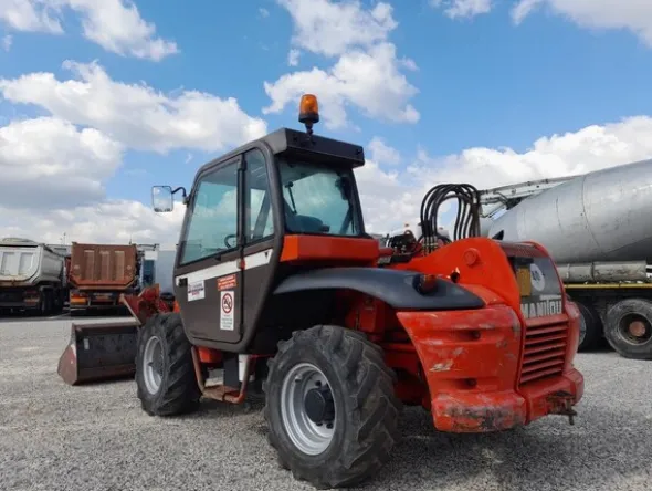 8#8084 Sollevatore telescopico Manitou MVT1330 SL