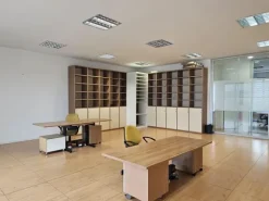 #25097 Spazioso ufficio arredato in posizione strategica