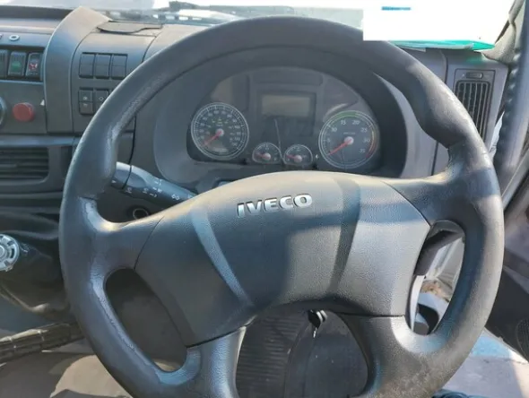 30#7528 Spazzatrice Iveco