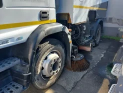 28#7528 Spazzatrice Iveco