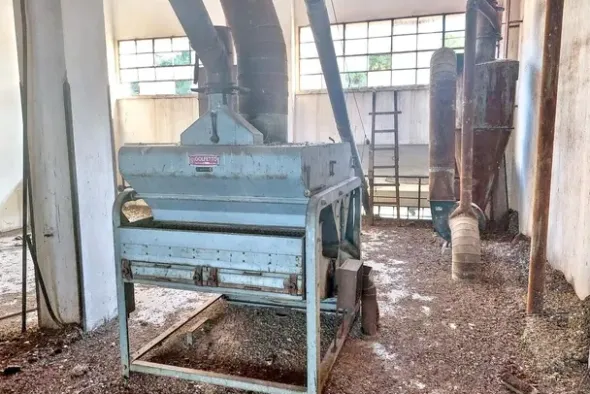 #2537366 Stabilimento con pertinenze da ristrutturare