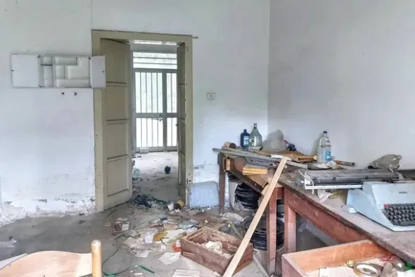 #2537366 Stabilimento con pertinenze da ristrutturare