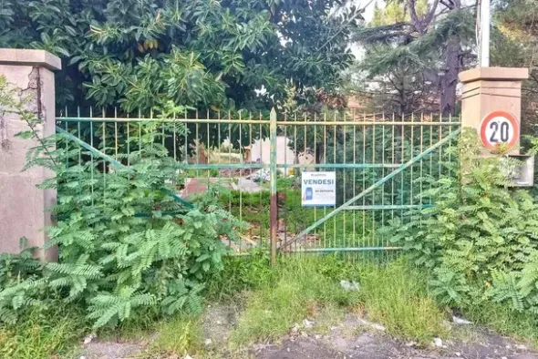 #2537366 Stabilimento con pertinenze da ristrutturare