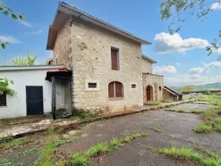 #23521 Stabilimento industriale con casale