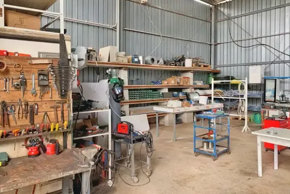 #25632 Stabilimento produttivo con pertinenze e terreni
