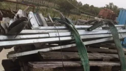 10#8446 Staffe per parapetti zincate