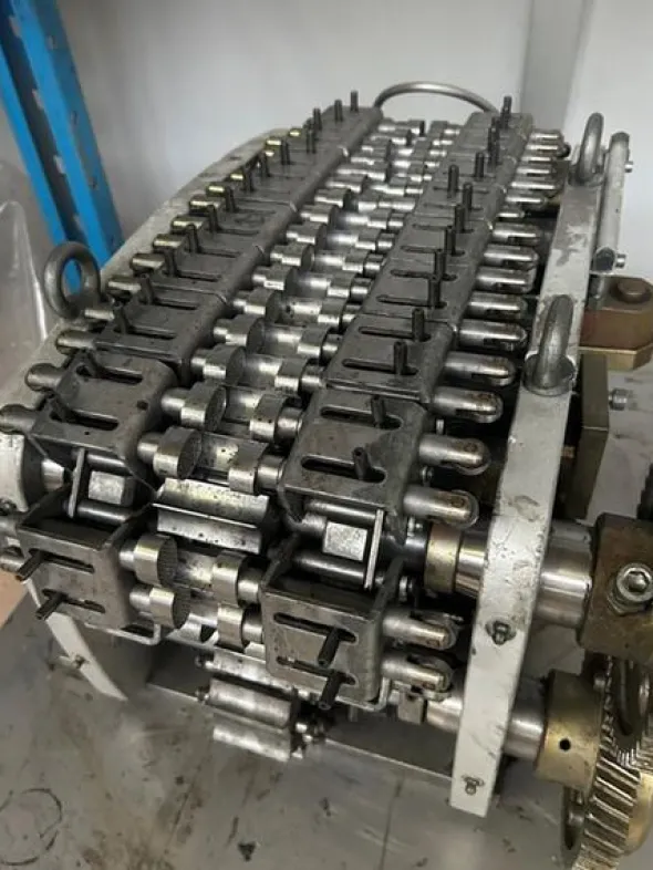 12#8655 Stampo a catena Nuova Euromec