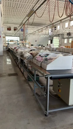 Stenditore automatico B.K.R con tavolo da taglio