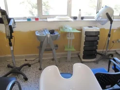11#2503 Stock di arredi ed attrezzature per estetista
