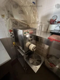 2#10098 Stock di attrezzature e arredi per panificio