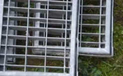 Stock grigliato e chiusini in acciaio zincato