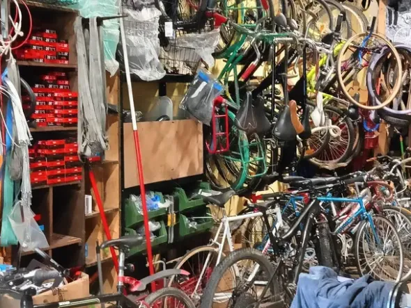 #24769 Storica attività di riparazione bici