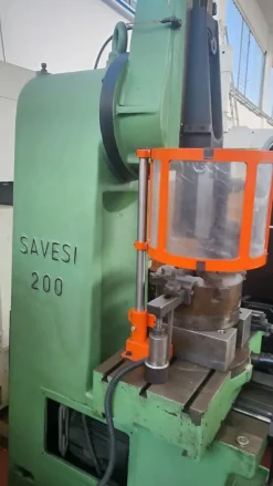 Stozzatrice Savesi Mod 200