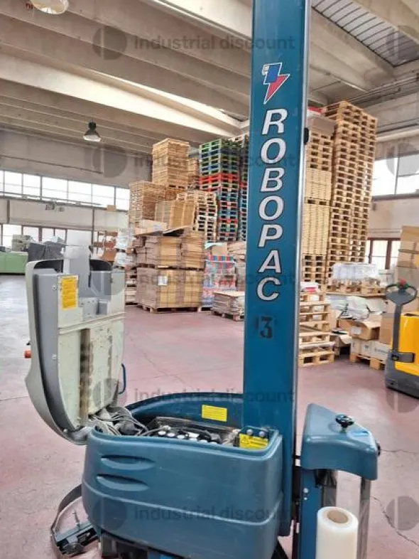 2#8798 Strumenti per imballaggio robopack e transpallet