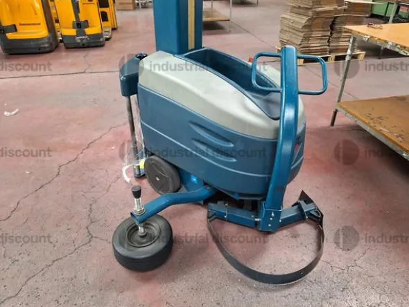 2#8798 Strumenti per imballaggio robopack e transpallet