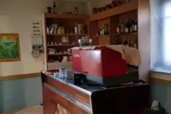 #21754 Struttura alberghiera con ampia corte e parcheggi