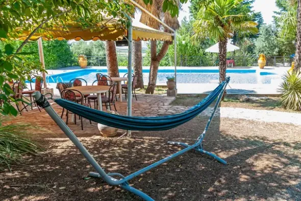 #18572 Struttura ricettiva per eventi con piscina