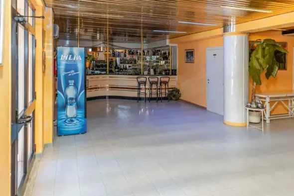 #18572 Struttura ricettiva per eventi con piscina