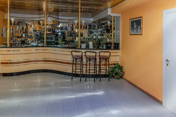#18572 Struttura ricettiva per eventi con piscina