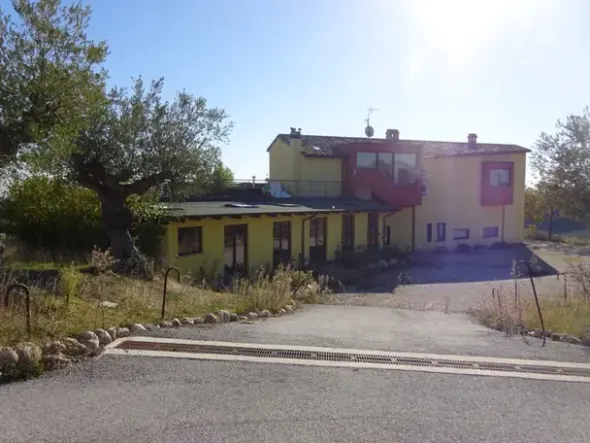 #3306 Struttura turistico rurale a Notaresco