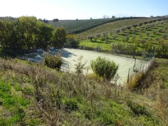 #3306 Struttura turistico rurale a Notaresco