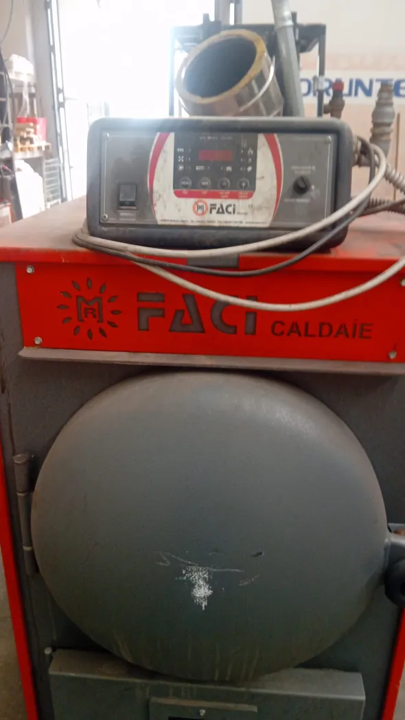 STUFA A PELLET INDUSTRIALE