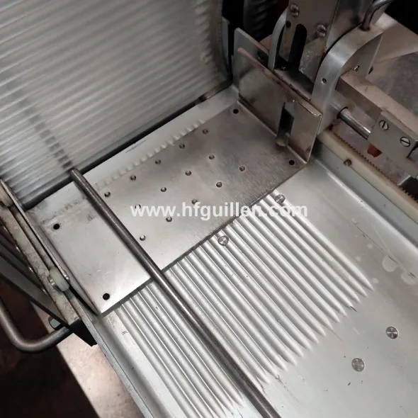 TAGLIERINA AFFETTATRICE AUTOMATICA GRAEF VA-400