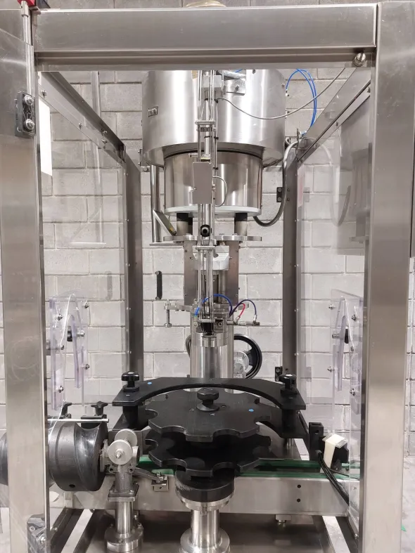 TAPPATORE PER LIQUORI O ACETO