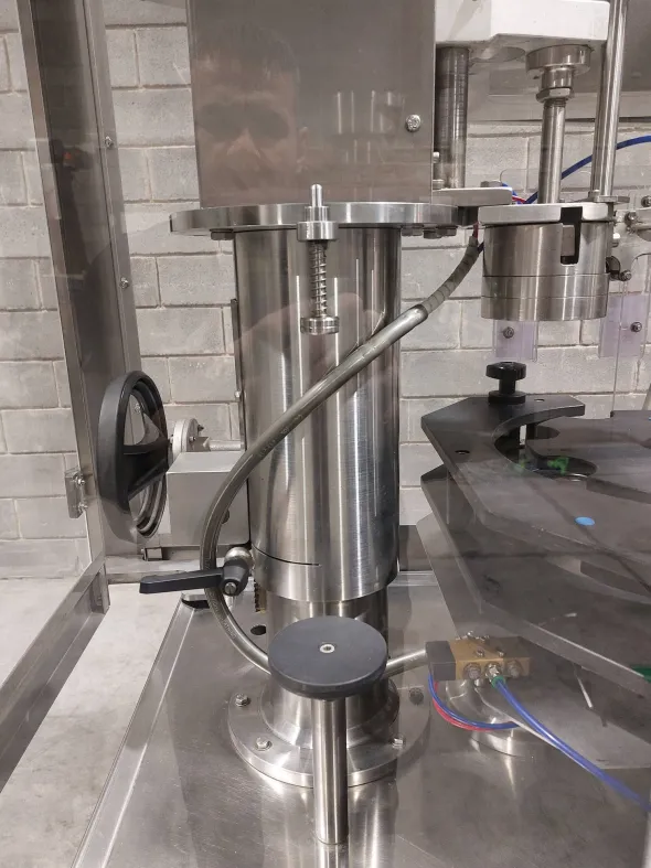 TAPPATORE PER LIQUORI O ACETO