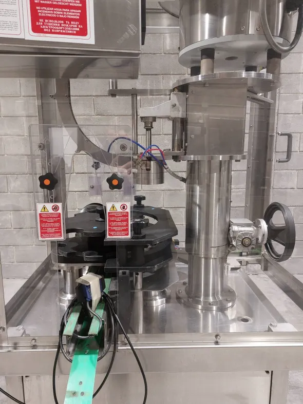 TAPPATORE PER LIQUORI O ACETO