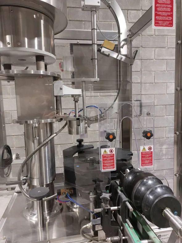 TAPPATORE PER LIQUORI O ACETO
