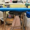 Tavolo con ferro da stiro