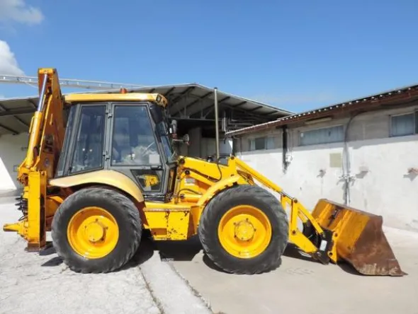 3#3513 Terna JCB 4 CX