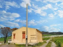 #19821 Terreni agricoli con capannoni e serre