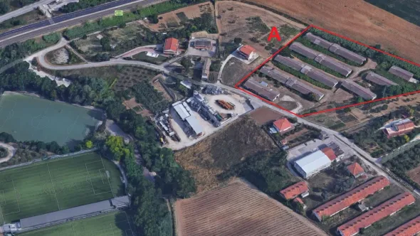 TERRENO CON COMPLESSO AZIENDALE CON VARI CAPANNONI