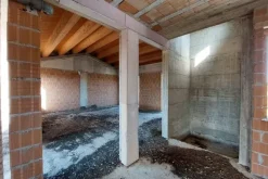 #19090 Terreno con fabbricato in corso di costruzione